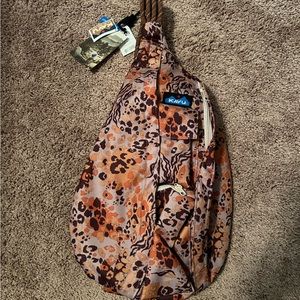 NWT Kavu Sling Bag